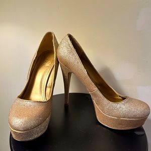Aldo Gold Sparkly Platform Pumps